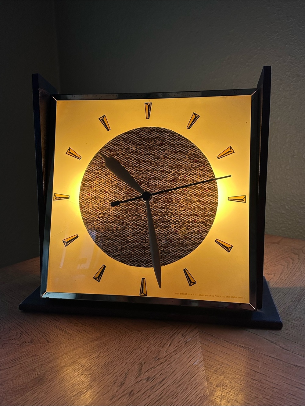 Vintage 1950s Calvert Distillers Illuminated Bar Clock Wood Tweed Swivel Working